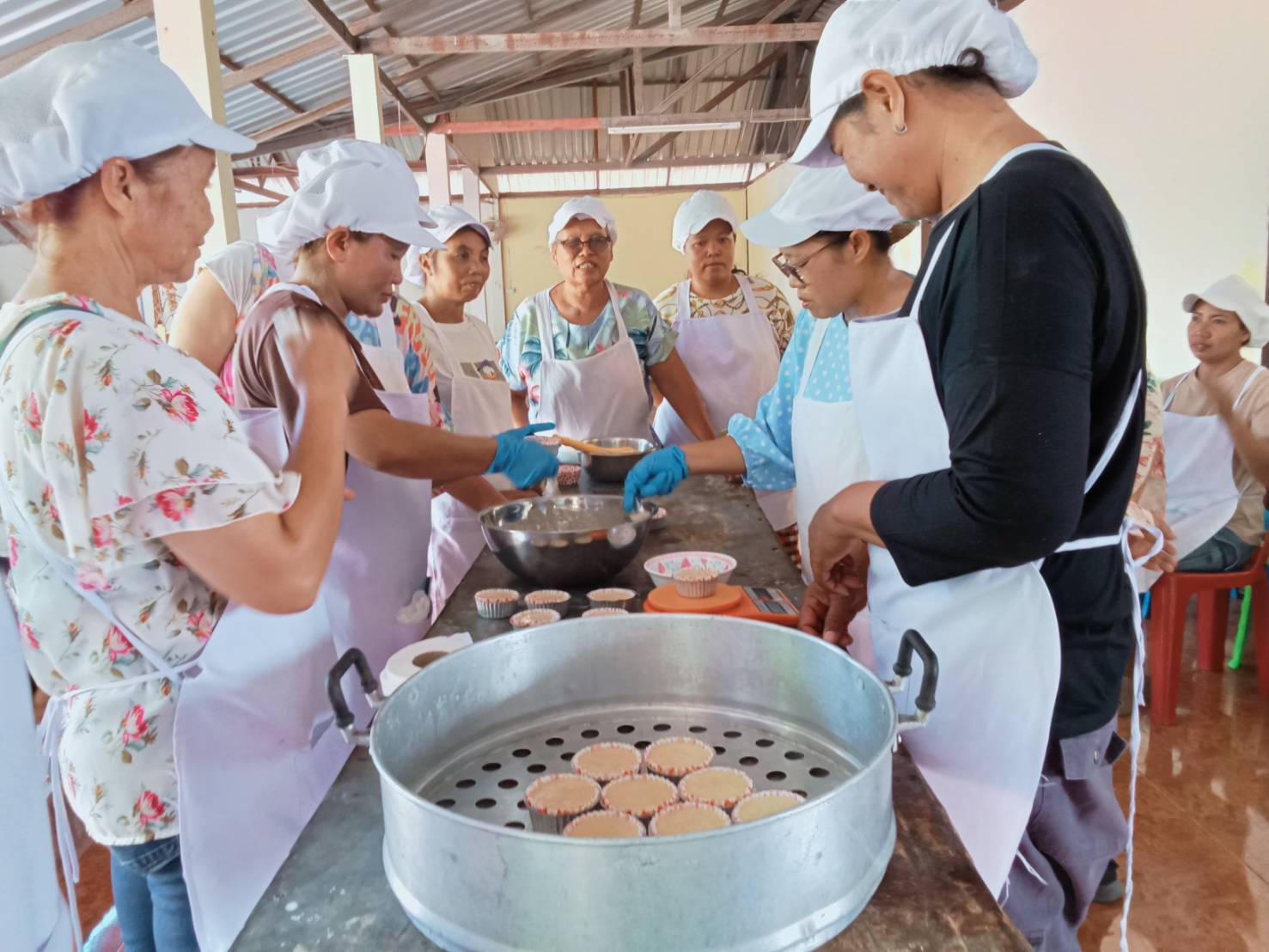 title - สำนักงานการปกิรูปที่ดินจังหวัดอำนาจเจริญ จัดฝึกอบรมโครงการดำเนินงานอันเนื่องมาจากพระราชดำริ ฯ หลักสูตรการทำขนมไทย